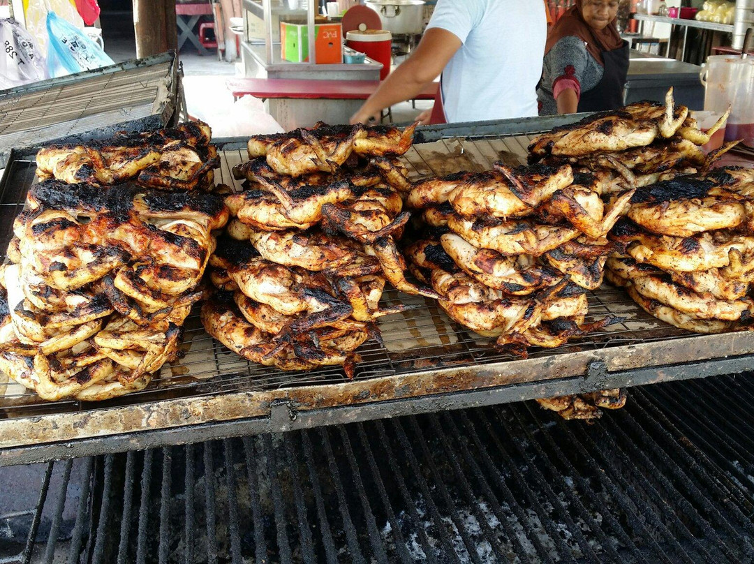 Kampung Teluk Kemang餐馆和美食-Cowboy Place
