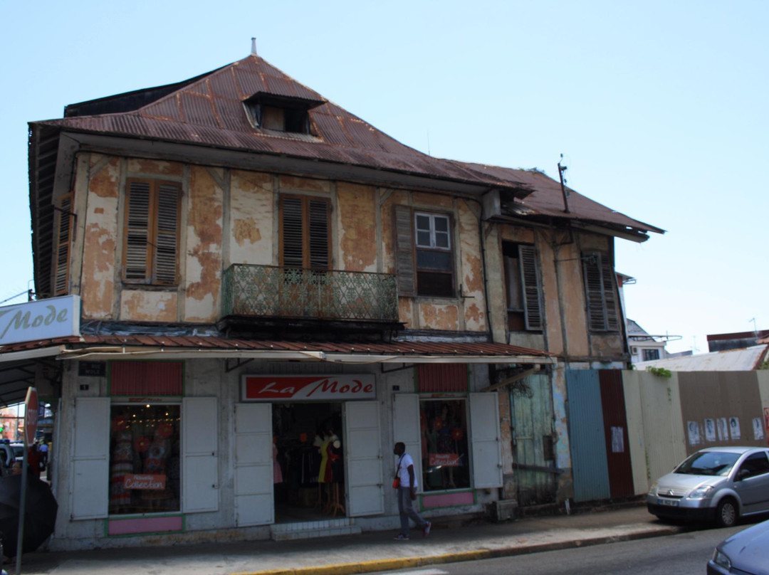Avenue du Général de Gaulle-卡宴必去景点
