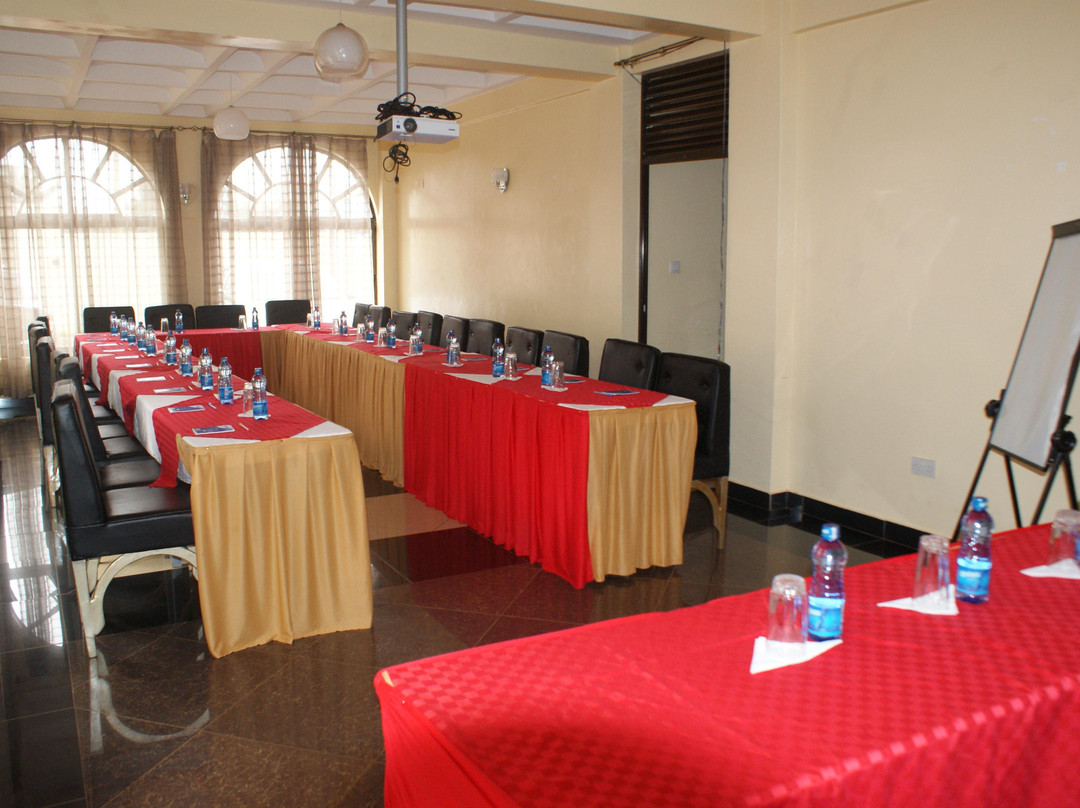 Elsa Hotel Meru主图