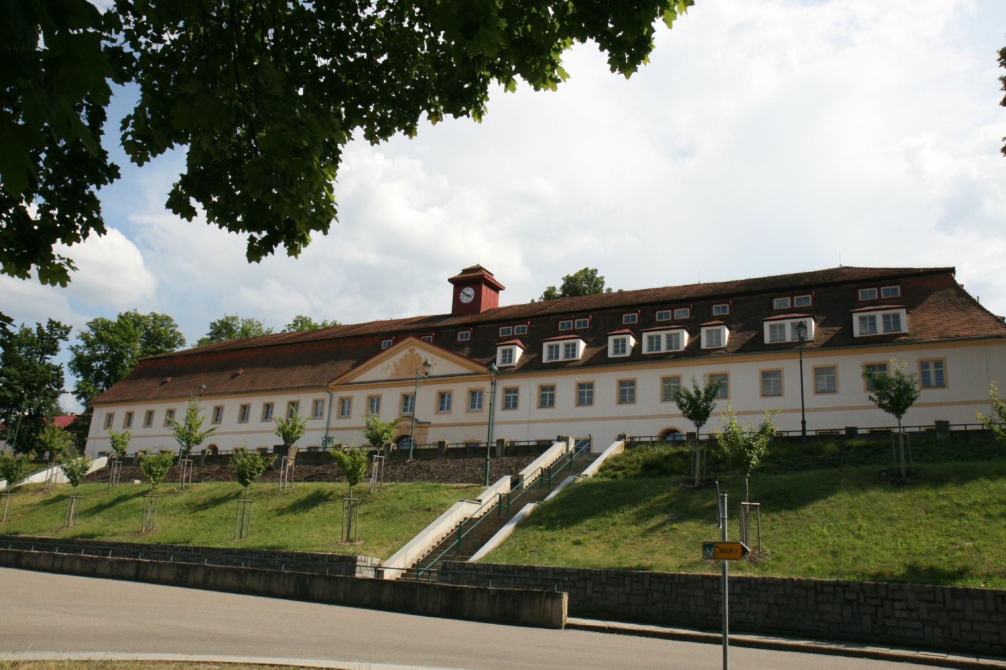 Hotel Týnec-官方