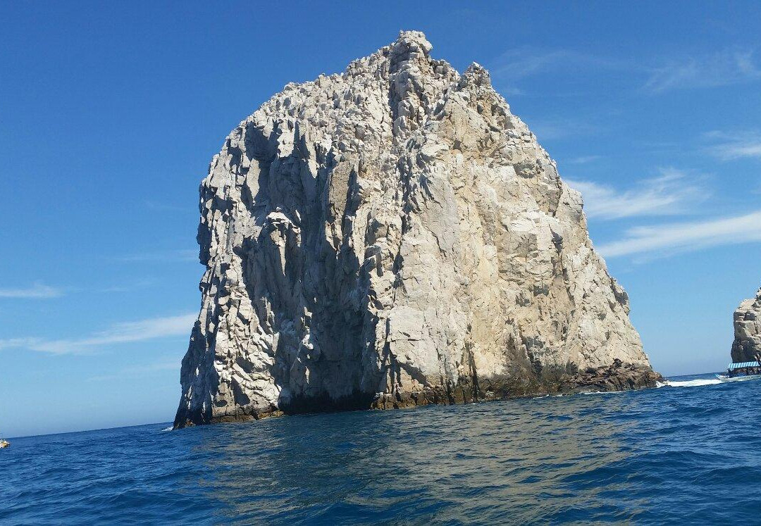 Pelican Rock-卡波圣卢卡斯必去景点