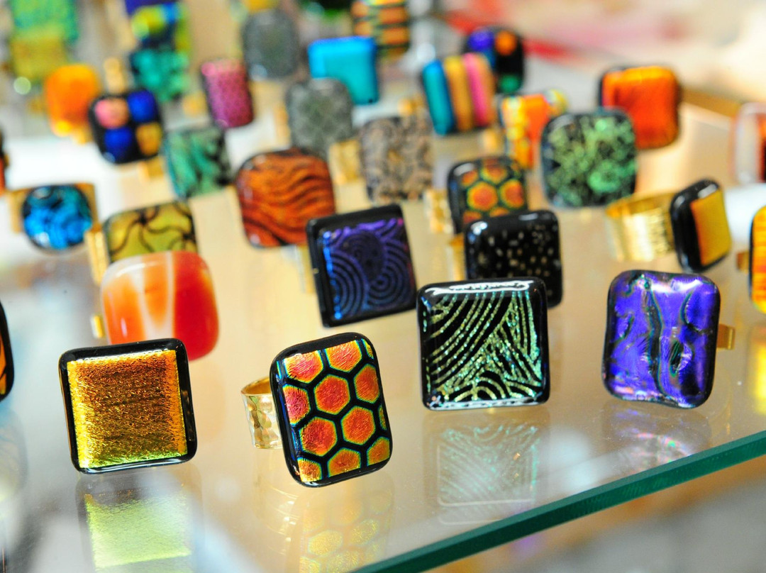 Exclusive Hot Glass Gallery