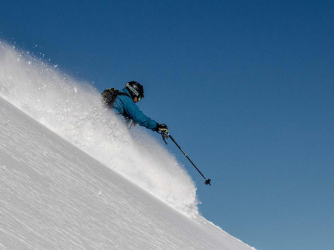 Selkirk Snowcat Skiing-Meadow Creek必去景点