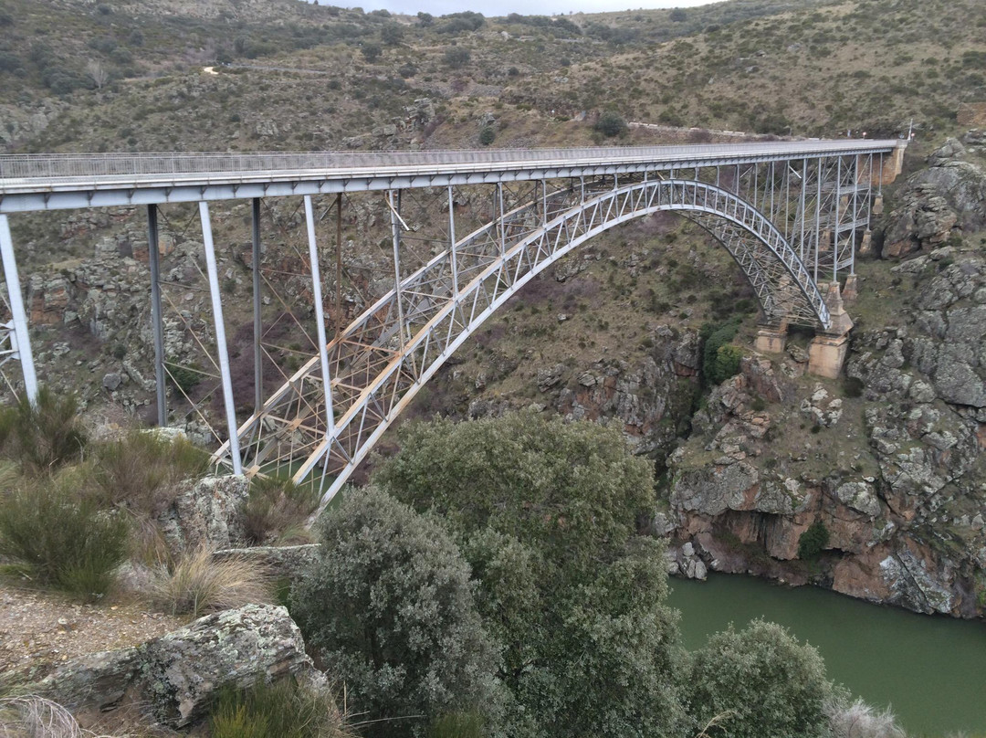 Puente de Requejo-Villadepera必去景点