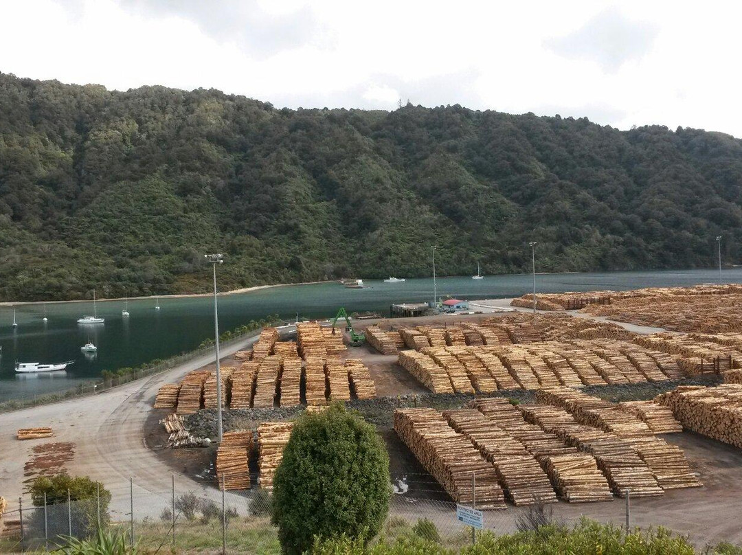 马尔堡峡湾景点图片