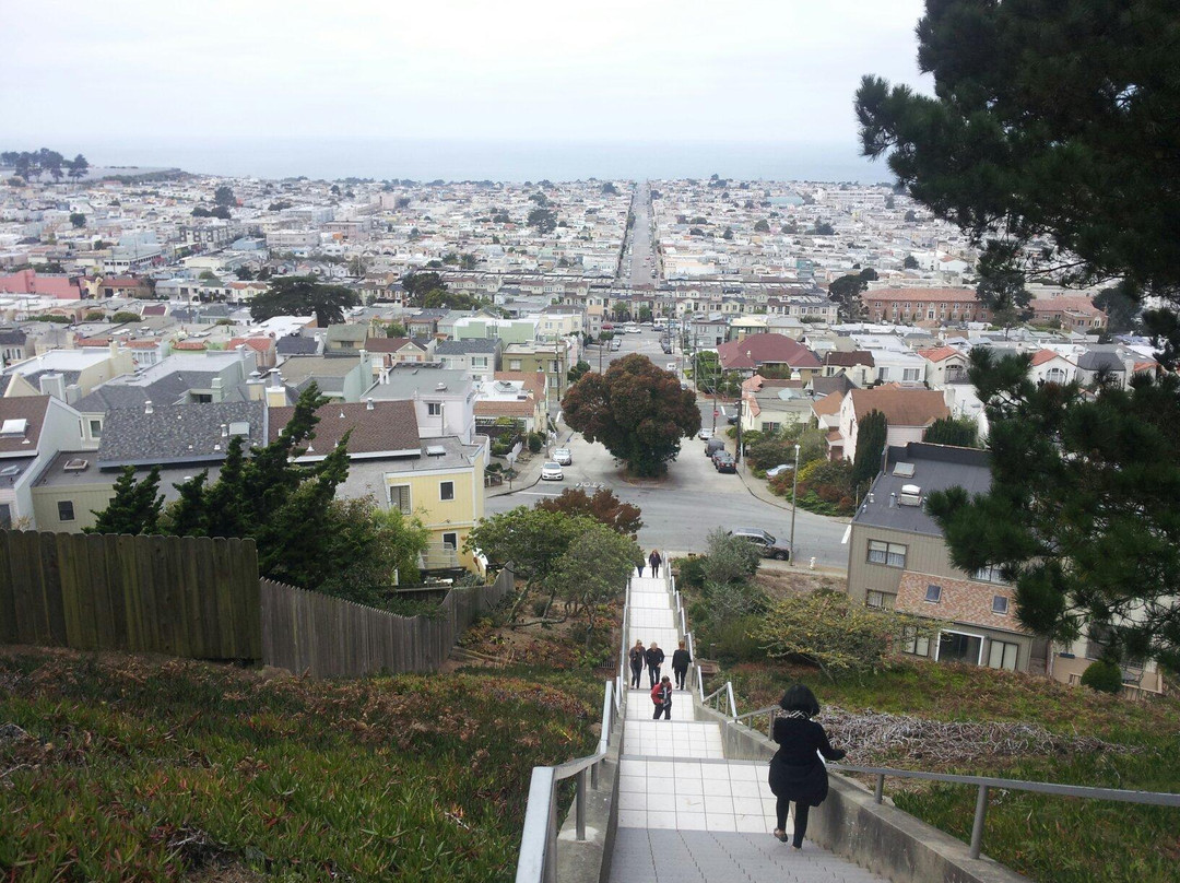 马赛克艺术阶梯-旧金山必去景点