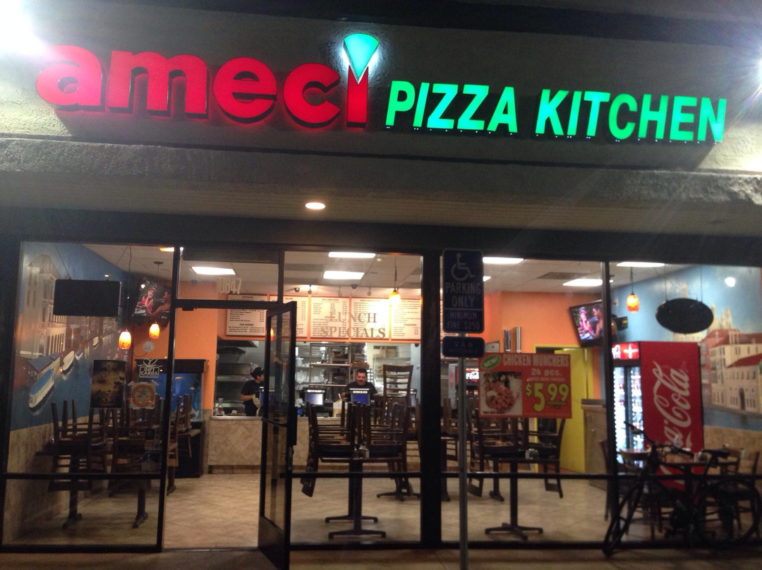 Ameci Pizza