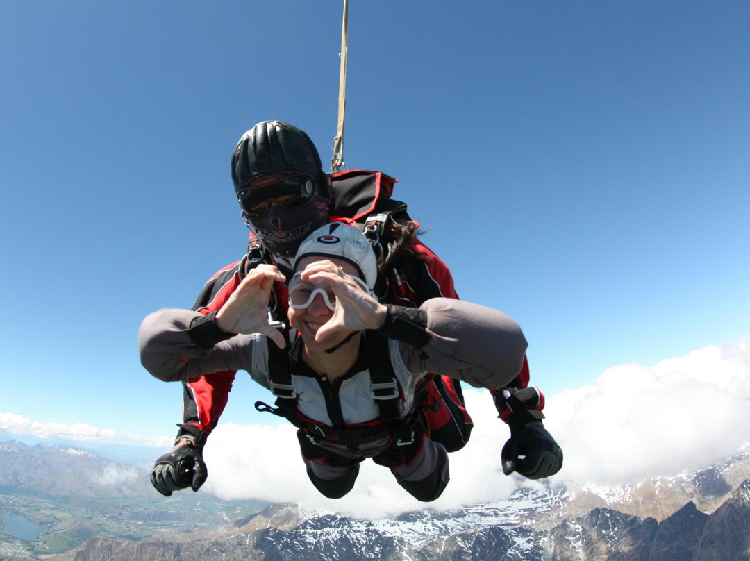 Nzone天空跳伞-皇后镇必去景点