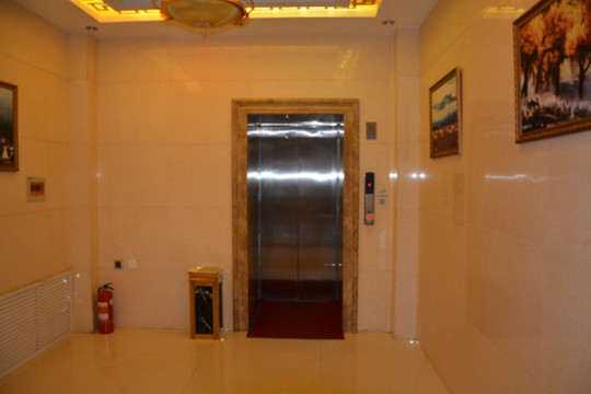 阿拉善宾馆主图