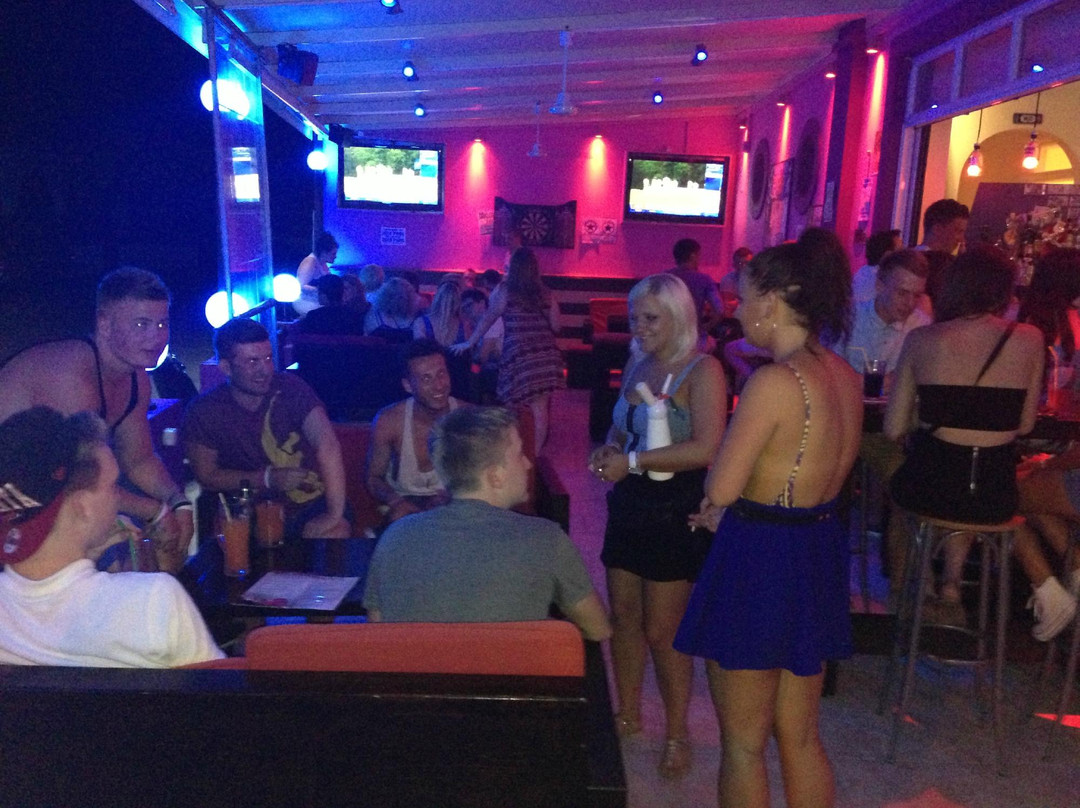 Drunken Duncan's Cocktail Factory-扎金索斯州必去景点