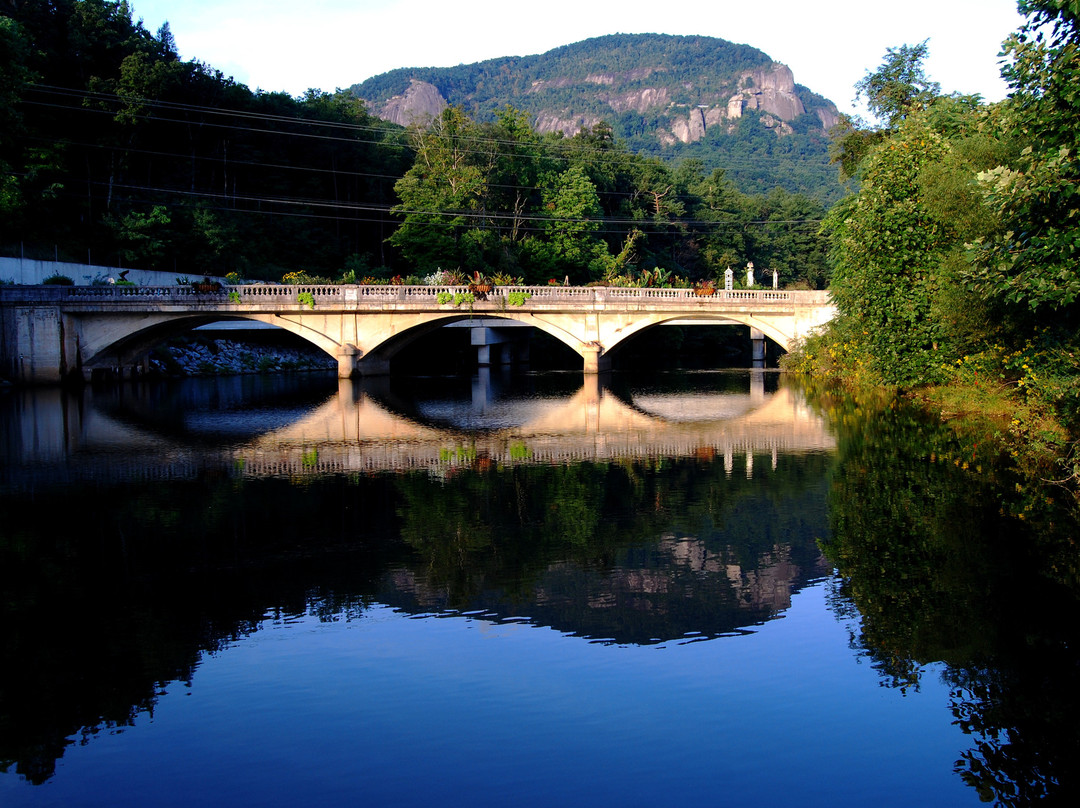 Lake Lure Flowering Bridge景点图片