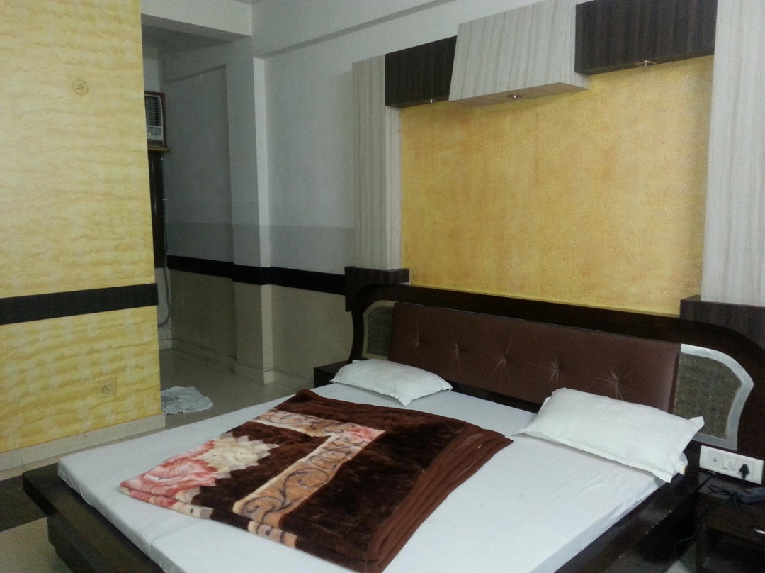 Capital O 5751 Suryalok Hotel