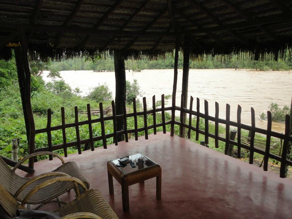 Shanthi Kunnj Riverside Exotica