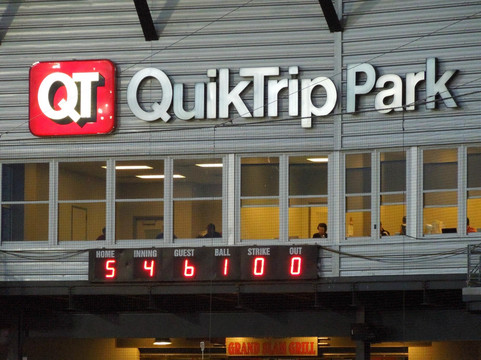 AirHogs Stadium-大草原城必去景点