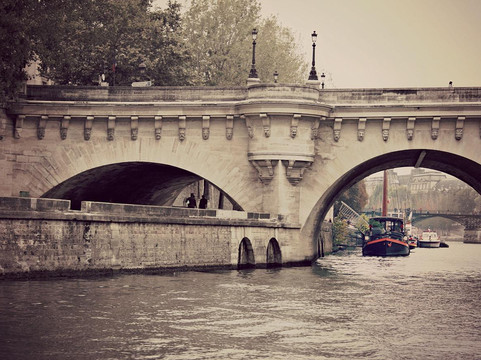 Vedettes Du Pont Neuf-巴黎必去景点