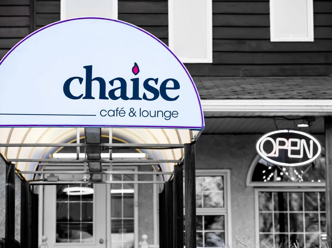 Chaise Cafe