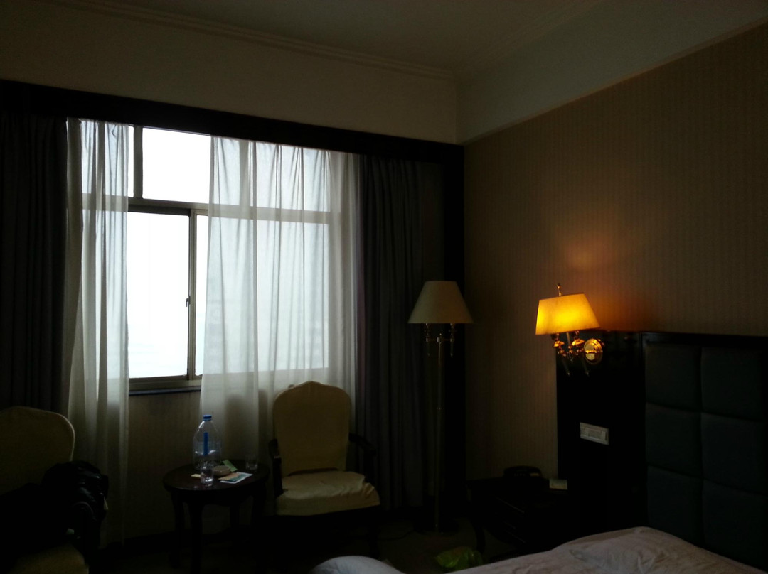 御泉大酒店主图