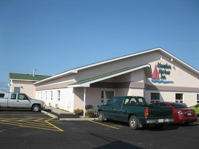 Marathon Harbour Inn主图