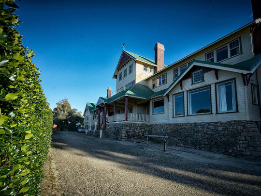 布莱特轨道酒店主图