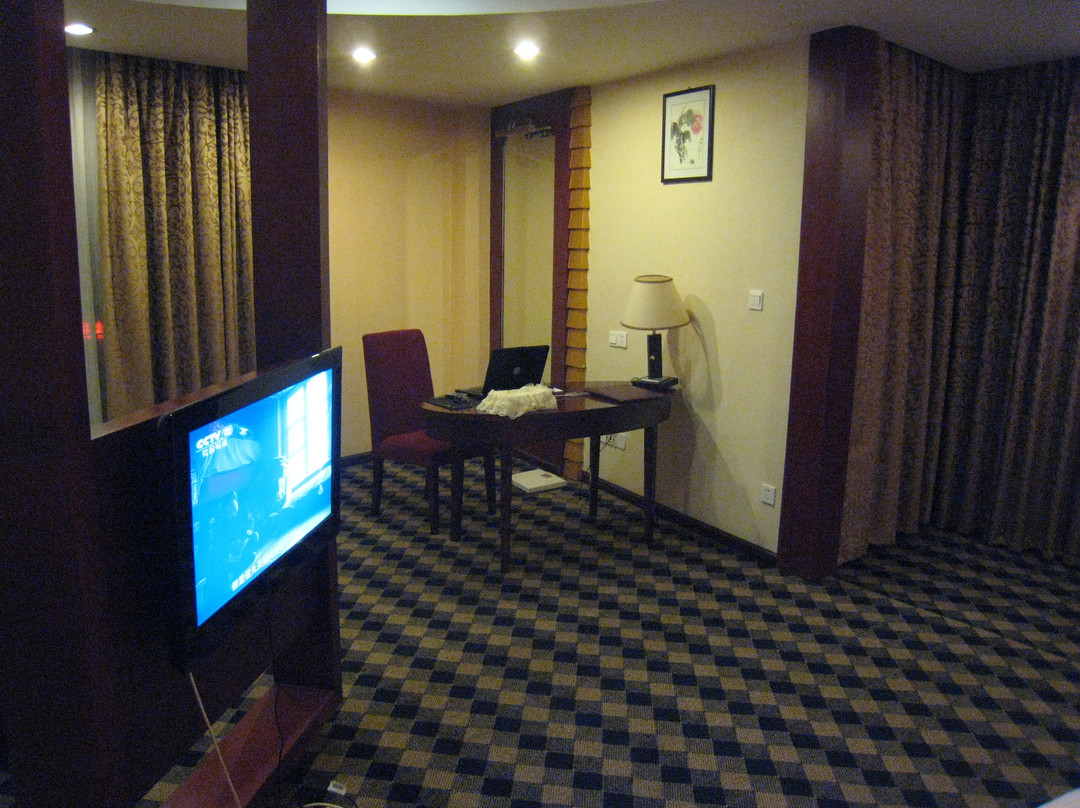 诗城大酒店主图