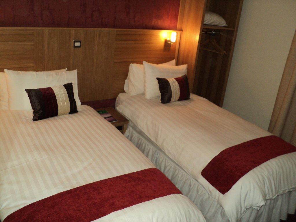 19th Hole Hotel