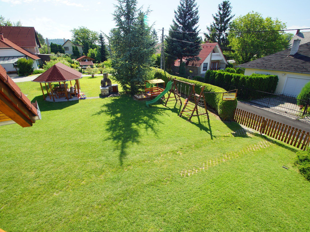 Kovacs Apartments