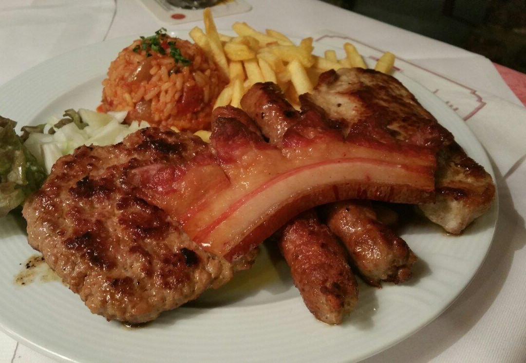 丁斯拉肯餐馆和美食-Restaurant Rustika