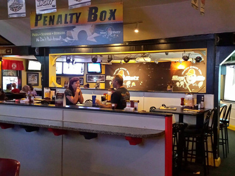 Ben's PourHouse & Grille