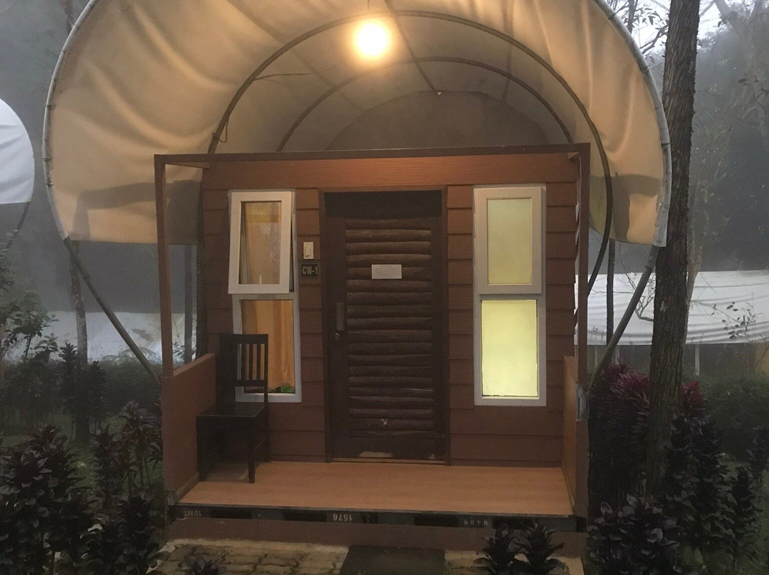 Saddle Ridge Camp