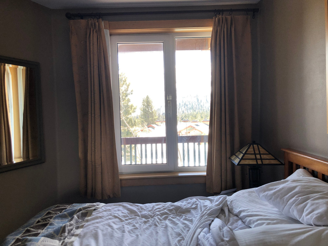 瞻博温泉度假村主图