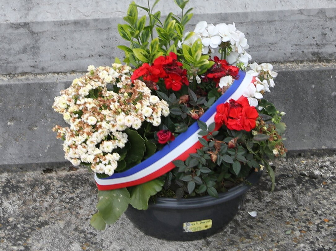 Monument aux morts de Chalençon-Chalencon必去景点