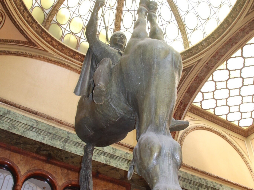 Upside-Down Statue of King Wenceslas Riding a Dead Horse景点图片