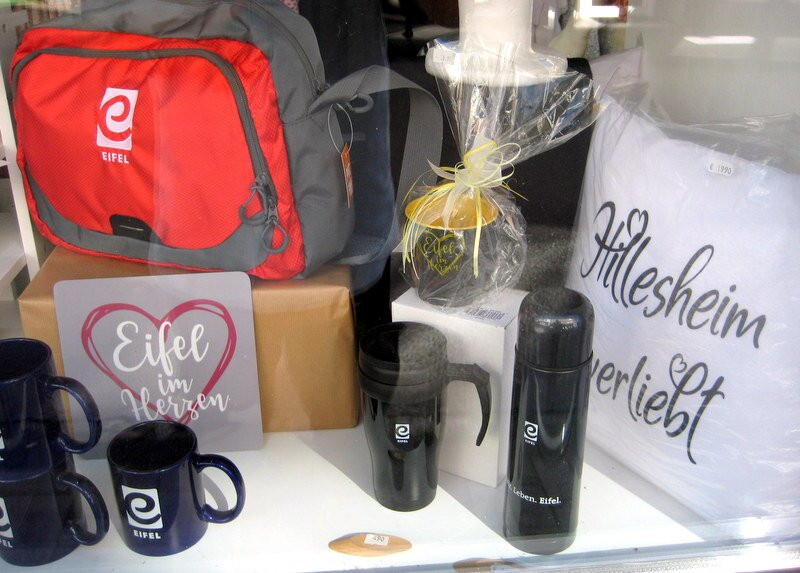 Kleine Vielfalt: Bekleidung und Geschenkartikel...-Hillesheim必去景点