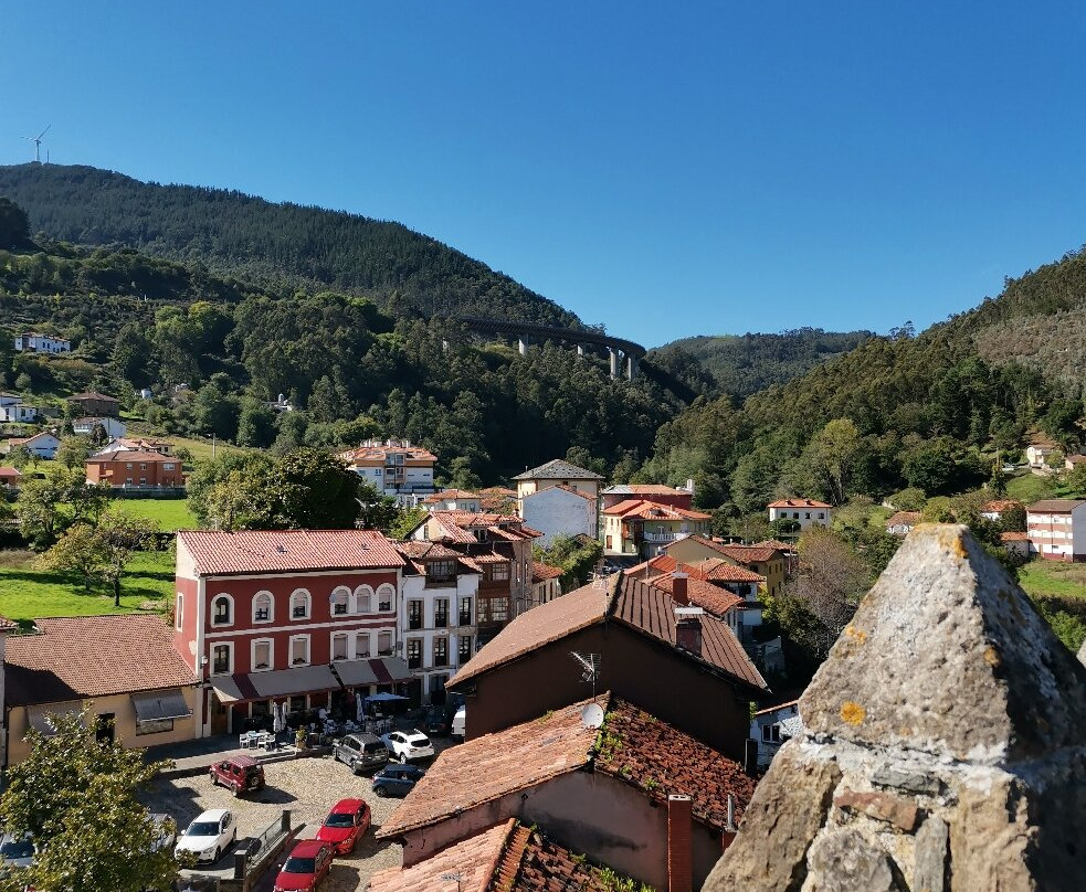 Castillo Valdes Salas主图