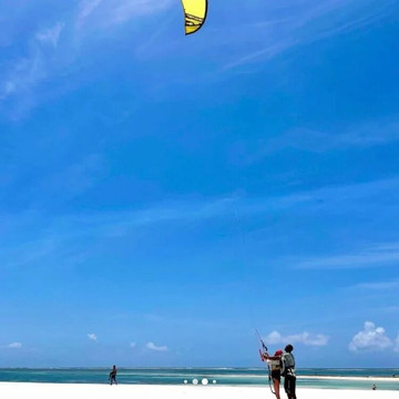 Coral Kiteboarding-迪亚尼必去景点