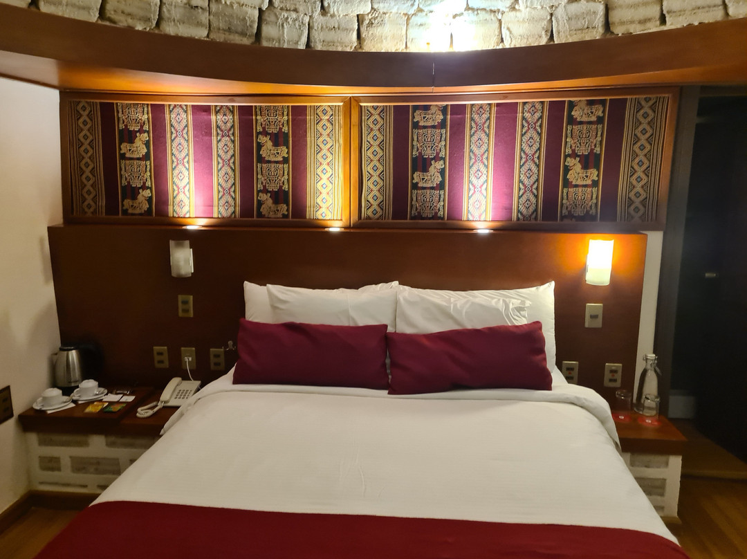 萨尔宫殿酒店主图