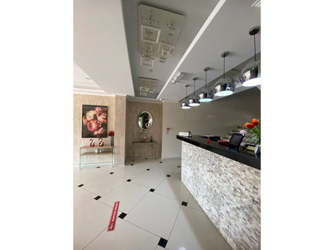 特拉雅西酒店主图