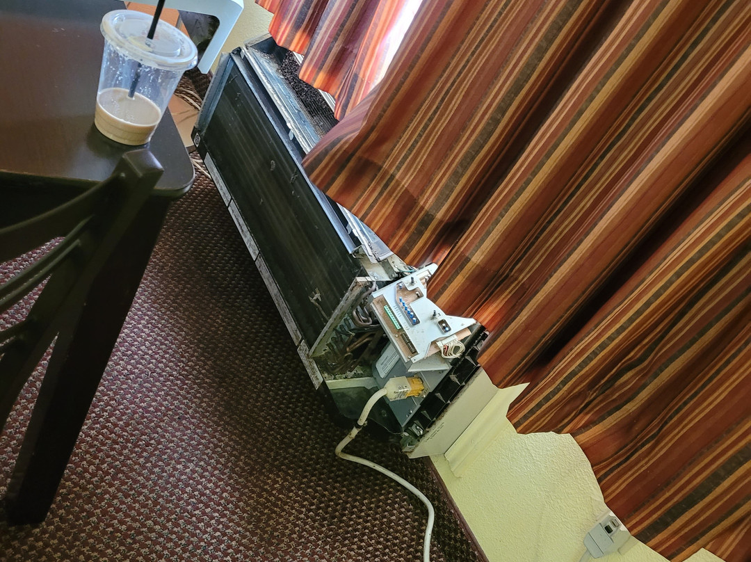 Express Inn & Suites主图