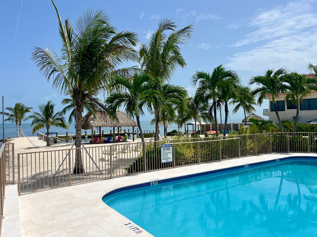 Ragged Edge Resort & Marina主图