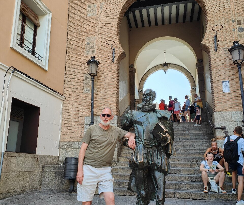 Estatua de Miguel de Cervantes景点图片