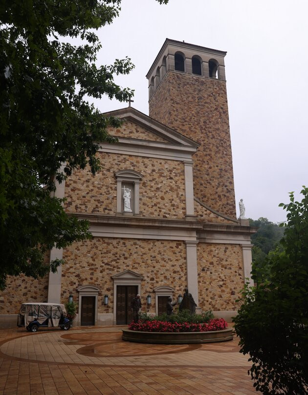 Shrine of Our Lady of Guadalupe景点图片