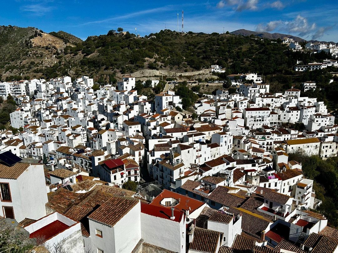 Casares Castle景点图片