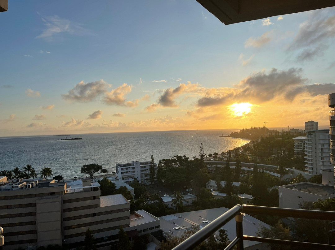 诺美亚华美达广场酒店主图