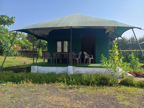 Amigos Lake Resort