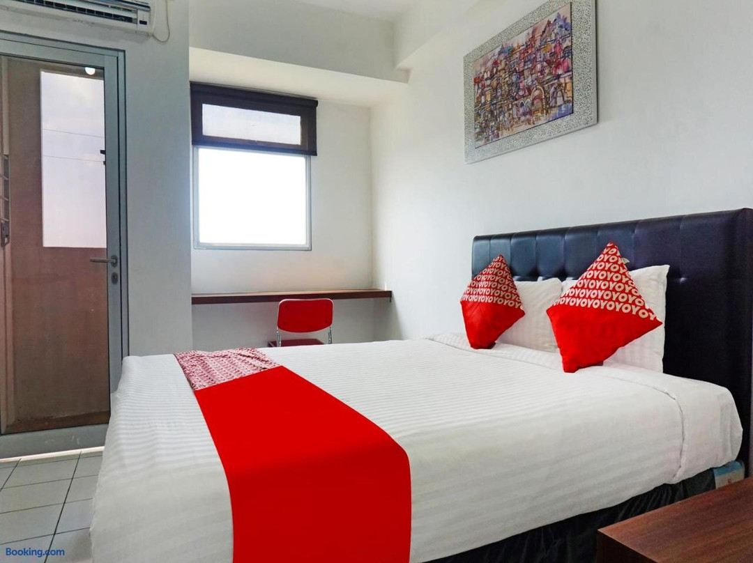 Oyo 91593 San San Rooms Apartment Gunung Putri Square