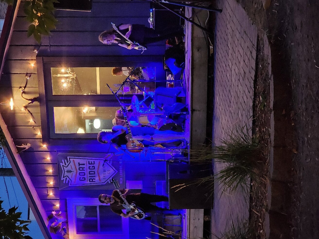 Goat Ridge Brewing Company-New London必去景点