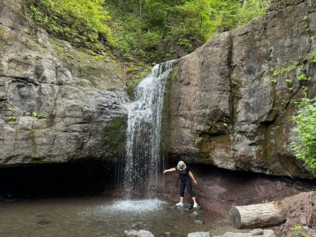 Kravtsovskiye Waterfalls景点图片