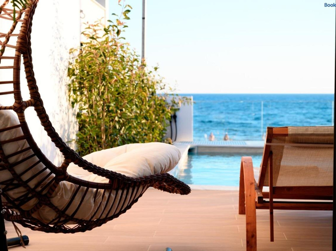 Villa Dorra Coast Suites