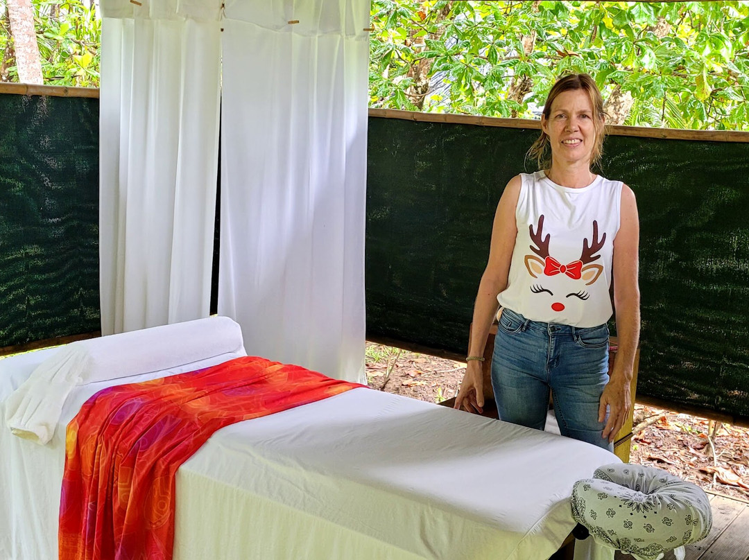Beach Yoga & Massage Panama景点图片