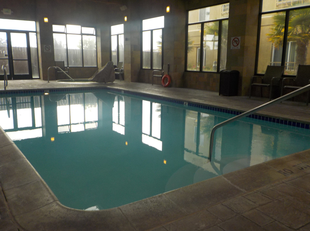 萨利纳斯智选假日酒店主图